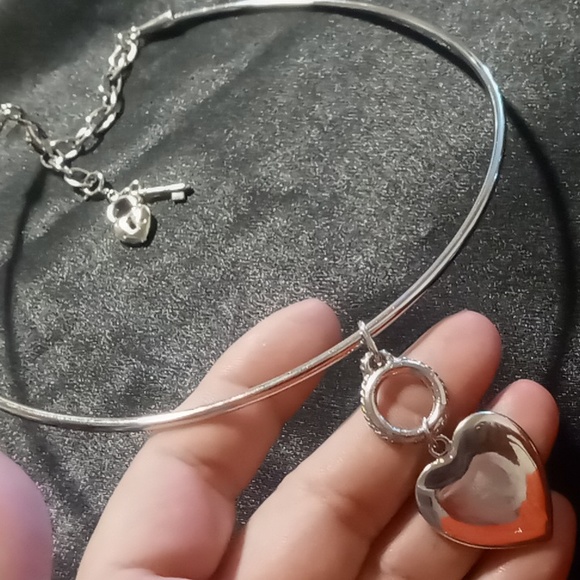 Solid collar necklace with heart pendant heart and locket clasp charm - Picture 2 of 5